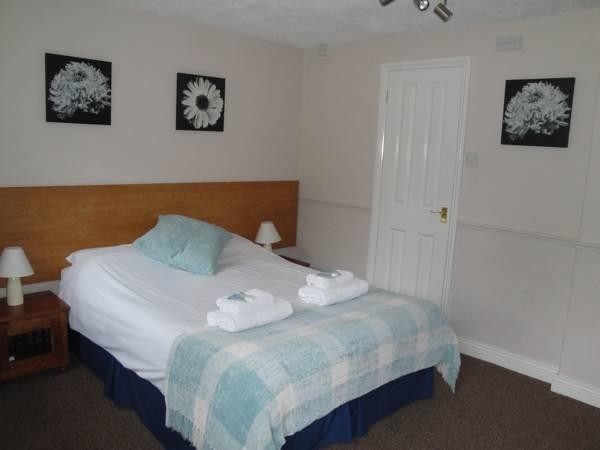 Fairlawns Guest house 3*